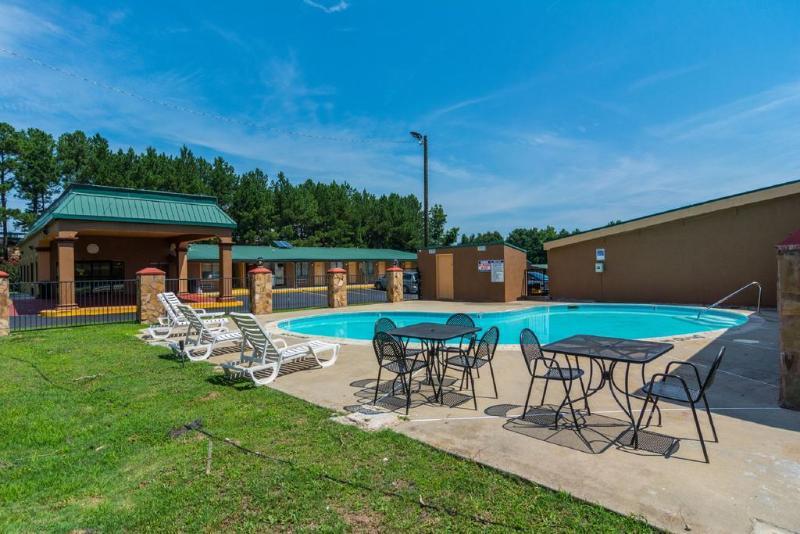 Rodeway Inn - Swainsboro Exterior foto
